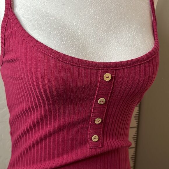 RUE 21 red spaghetti strap top. Ribbed w/faux front buttons & low neckline - Picture 2 of 9